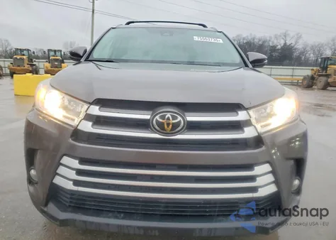 2018 Toyota Highlander Se z USA, uszkodzony, nr VIN 5TDJZRFH6JS524795